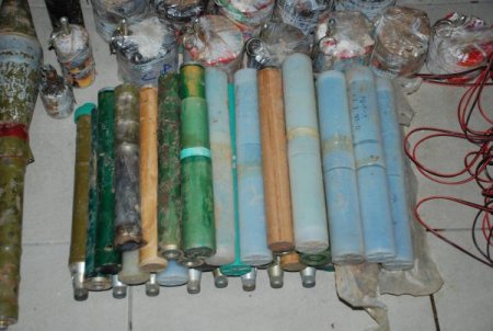 14 teröristin öldürüldüğü gün ele geçirilen mühimmatın fotoğrafları dağıtıldı