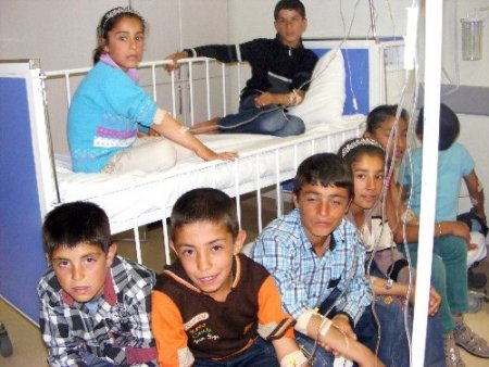 142 öğrenci yediği yemekten zehirlendi