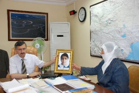15 Aydır Kayıp Oğlundan Haber Alamayan Aile Vali'den Yardım İstedi