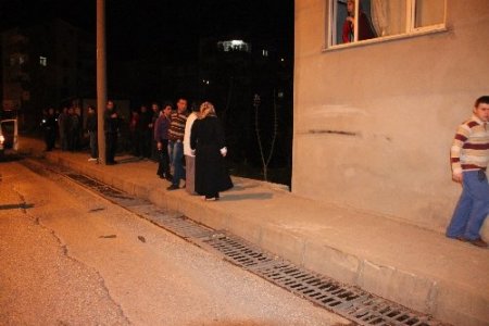 15 metreden evin bahçesine uçan otomobilin sürücüsü yaralandı