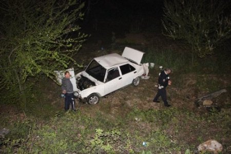 15 metreden evin bahçesine uçan otomobilin sürücüsü yaralandı