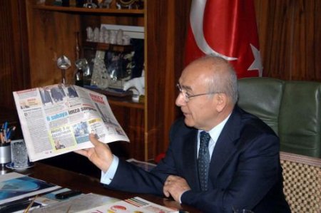 15 Yıl Önce Öpüşmeyi Yasaklayan Durak, Domuz Gribi Vakaları Nedeniyle Yasaklanan 'öpüşmeyin' Uyarısına Destek Verdi