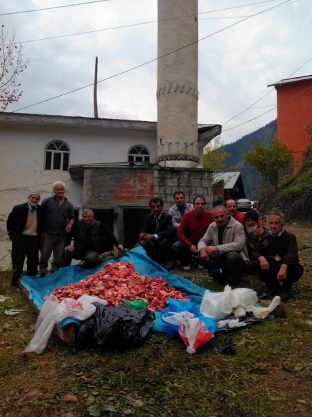 150 yıllık gelenek sayesinde köyde her eve et giriyor
