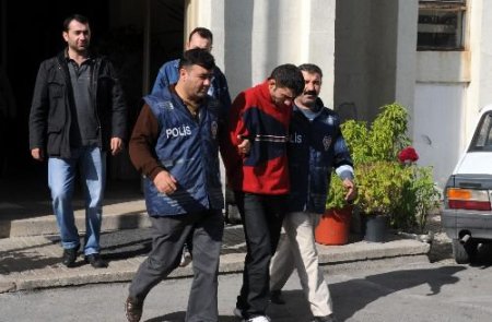 16 Otomobilin Tüm Lastiklerini Kesti, "pişmanım Ödeyeceğim" Deyince Serbest Bırakıldı