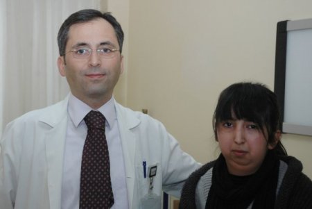 16 Yıldır Sıvı Gıdalarla Besleniyordu, İlk Çileği 18 Yaşında Yedi