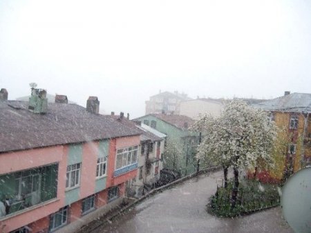 17 Nisan’da Akkuş’a kar yağdı