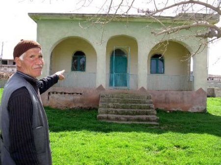 17 Yıldır Köylerindeki Camide Namaz Kılamadılar