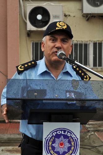 17 Yıllık Polis Memuru Kalbine Yenik Düştü