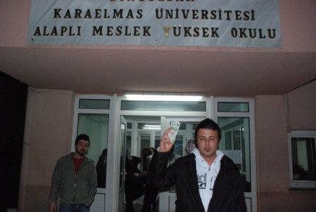 18 Liralık Harcını Yatırmadığı İçin İkinci Dönem Okuyamayacak