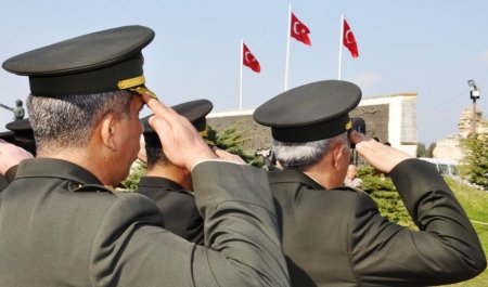 18 Mart'ta şehitliklere ziyaretçi akını