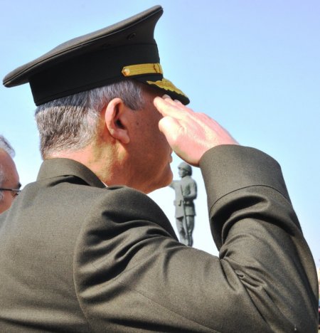 18 Mart'ta şehitliklere ziyaretçi akını