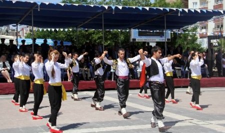 19 Mayıs, Diyarbakır’da halaylarla kutlandı