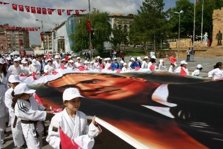19 Mayıs Atatürk'ü Anma Gençlik ve Spor Bayramı, coşkuyla kutlandı