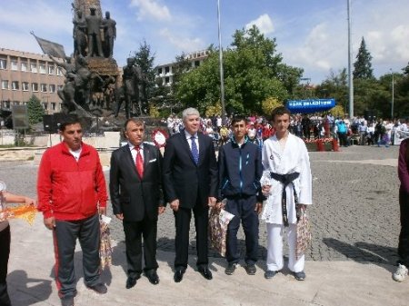 19 Mayıs Atatürk'ü Anma Gençlik ve Spor Bayramı, coşkuyla kutlanıyor