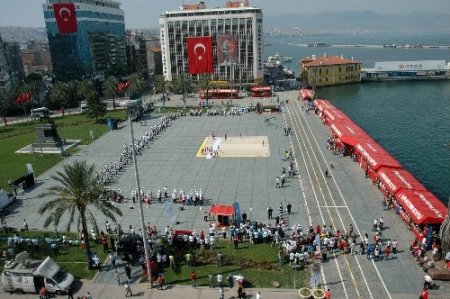 19 Mayıs Atatürk'ü Anma Gençlik ve Spor Bayramı, coşkuyla kutlanıyor