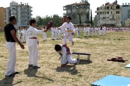 19 Mayıs Finike'de Coşku İle Kutlandı