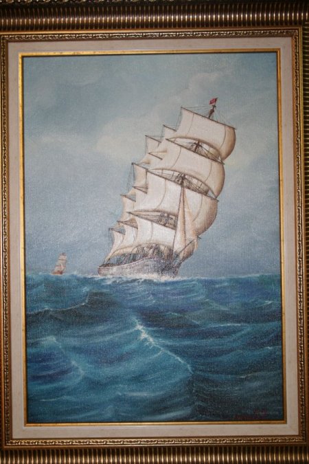 1963'te NATO askerlerine yaptığı resimleri sattı, ilk sergisini 2012'de açtı