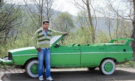 1983 model aracın tavanını kesip spor araba yaptı, şimdi tarlaya gidiyor