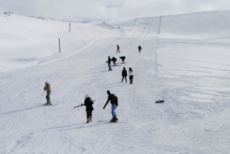 2 bin 700 rakımlı yaylada kayak keyfi