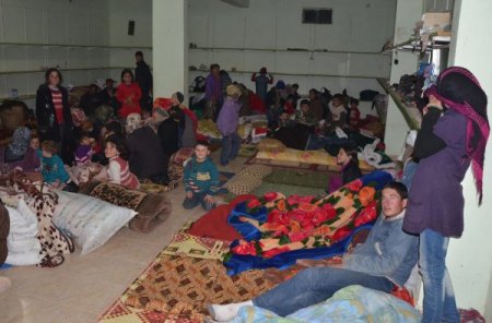 2 bin Suriyeliyi ağırlayan köyde iş yerleri doldu, bir eve 100 kişi sığındı