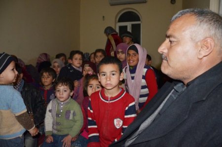 2 bin Suriyeliyi ağırlayan köyde iş yerleri doldu, bir eve 100 kişi sığındı