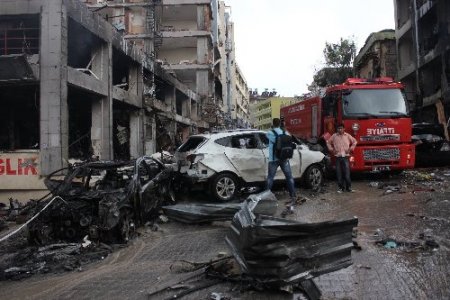 2 patlamayla sarsılan Reyhanlı savaştan çıkmış gibi