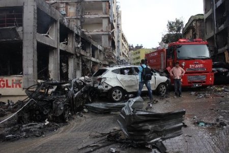 2 patlamayla sarsılan Reyhanlı savaştan çıkmış gibi