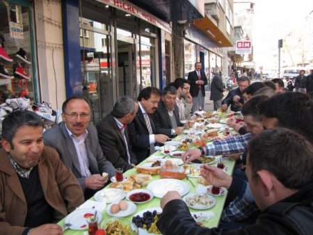 20 Temmuz Caddesi Esnafı, Kahvaltıda Buluştu