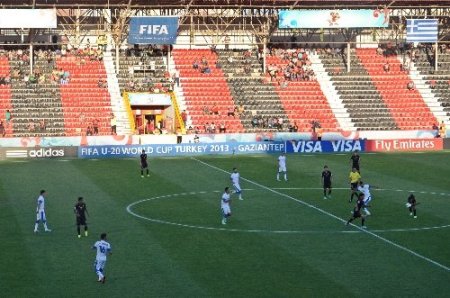 20 Yaş Altı Dünya Kupası başladı, taraftarın ilgisi az