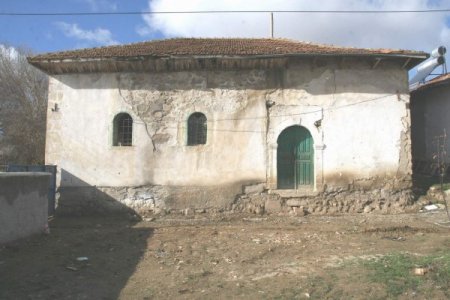 200 yılık tarihi cami restore edilmeyi bekliyor