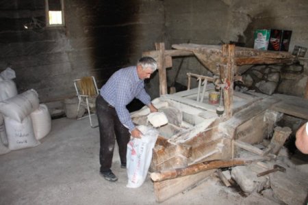 200 yıllık su değirmeni teknolojiye meydan okuyor