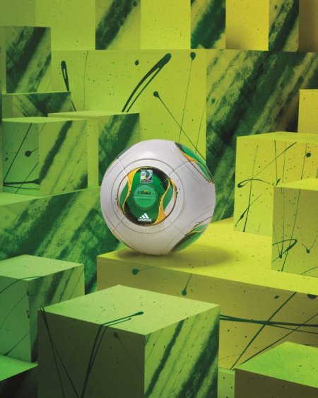 2013 FIFA Konfederasyon Kupası’nın maç topunda üç önemli sembol birleşti