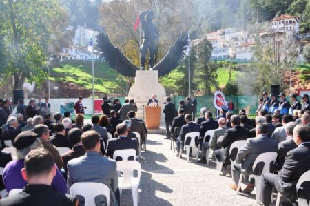 2014'de, gökyüzünü Türk bayraklı uçaklar süsleyebilir