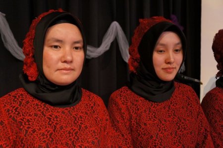 21 hafize törenle taç giydi