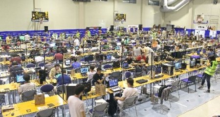 21 saat aralıksız bilgisayar oynadılar