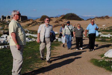 22 bin İngiliz turist Antalya'da tarihi ören yerlerini gezdi