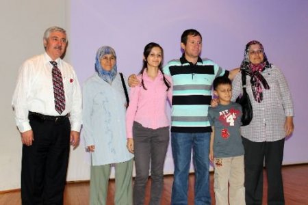 22 Yıldır Anne Ve Babasının Böbreğiyle Yaşıyor