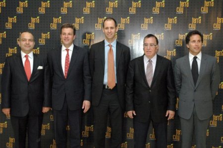 220 Milyon Dolarlık Yatırımla Dünya Markalarını Antalya’ya Getirdi