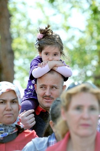 23 Nisan kutlamalarında çocuk oyunları sahnelendi