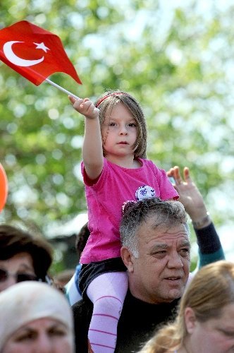23 Nisan kutlamalarında çocuk oyunları sahnelendi