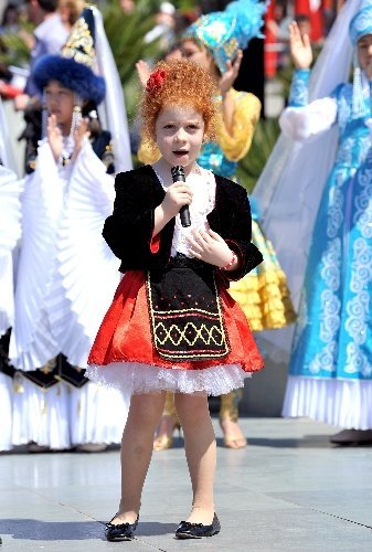 23 Nisan kutlamalarında çocuk oyunları sahnelendi