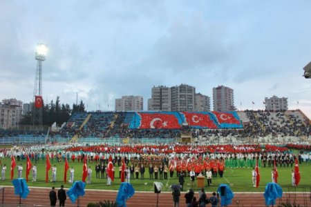 23 Nisan Törenlerinde Öğrenciler Bir Saat Yağmur Altında Bekletildi