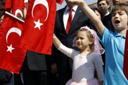 23 Nisan Ulusal Egemenlik ve Çocuk bayramı törenlerle kutlanıyor