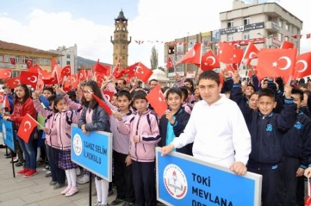 23 Nisan Ulusal Egemenlik ve Çocuk Bayramı törenlerle kutlanıyor