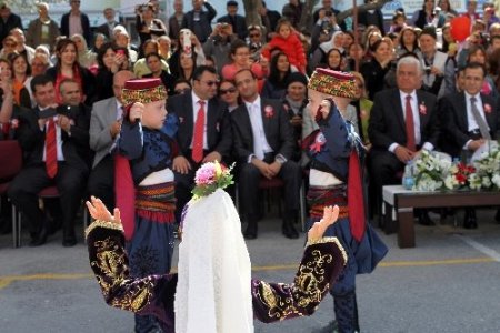 23 Nisan Ulusal Egemenlik ve Çocuk Bayramı törenlerle kutlanıyor