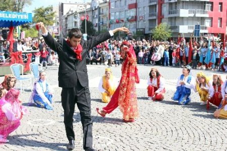 23 Nisan Ulusal Egemenlik ve Çocuk Bayramı törenlerle kutlanıyor