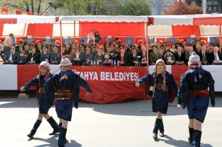 23 Nisan Ulusal Egemenlik ve Çocuk Bayramı törenlerle kutlanıyor