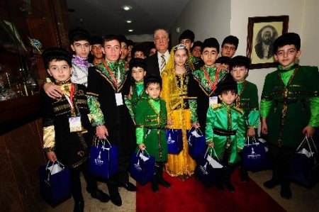 23 Nisan’a gelen Azeri çocuklar: İzmir çok yahşi