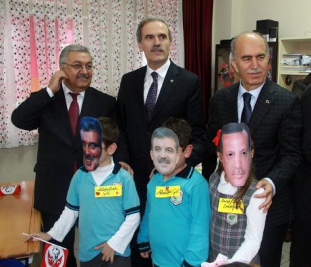 23 yıllık öğretmen, emekli ikramiyesi ile okul yaptırdı