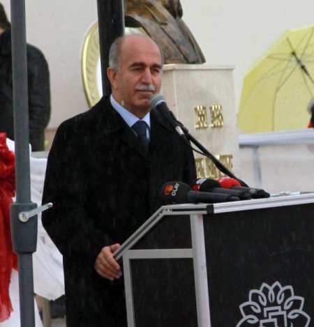 23 yıllık öğretmen, emekli ikramiyesi ile okul yaptırdı